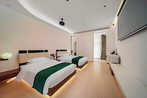 Bright Moon Valley Smart Hotel