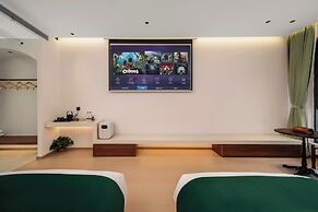 Bright Moon Valley Smart Hotel