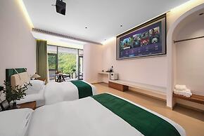 Bright Moon Valley Smart Hotel