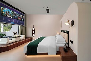 Bright Moon Valley Smart Hotel