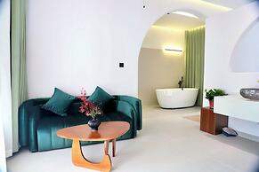 Bright Moon Valley Smart Hotel