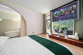 Bright Moon Valley Smart Hotel