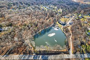 Bright Studio Retreat w Deck Nature Views