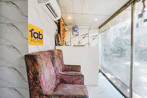 Fabhotel B Town