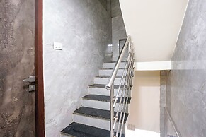 Fabhotel B Town
