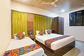 Fabhotel B Town