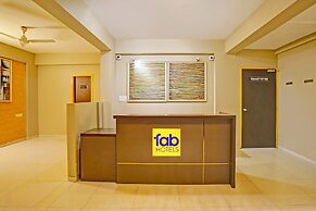 Fabhotel Charvi Reemz