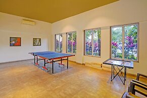 Fabhotel Charvi Reemz