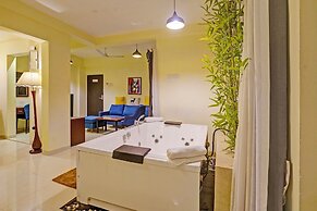 Fabhotel Charvi Reemz