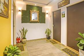 Fabhotel Charvi Reemz