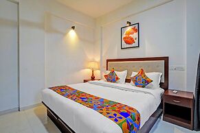 Fabhotel Charvi Reemz