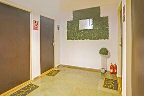 Fabhotel Charvi Reemz