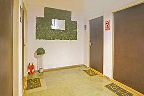 Fabhotel Charvi Reemz
