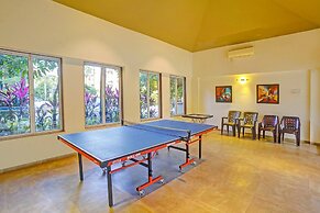 Fabhotel Charvi Reemz