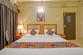 Fabhotel Charvi Reemz