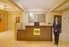 Fabhotel Charvi Reemz