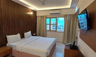 Fabhotel Outstay