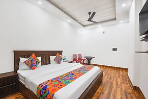 Fabhotel The Dream Inn