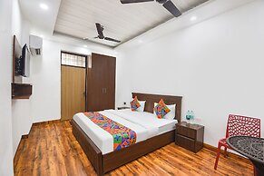 Fabhotel The Dream Inn