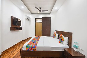 Fabhotel The Dream Inn