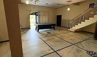 Fabhotel Pink Haveli