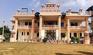 Fabhotel Pink Haveli