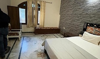 Fabhotel Pink Haveli