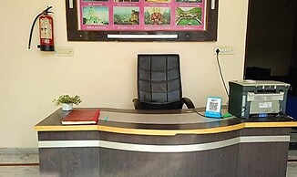 Fabhotel Pink Haveli