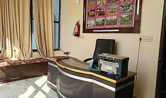 Fabhotel Pink Haveli