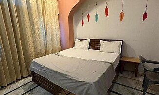 Fabhotel Pink Haveli