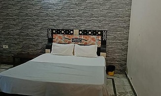 Fabhotel Pink Haveli