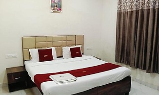 Fabhotel Red Pepper