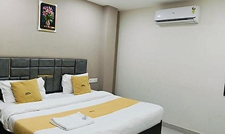 Fabhotel Red Pepper