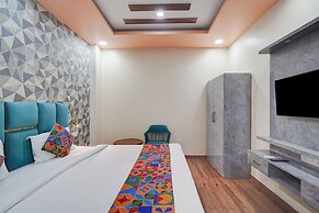 Fabhotel Raas Plaza