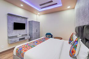 Fabhotel Raas Plaza