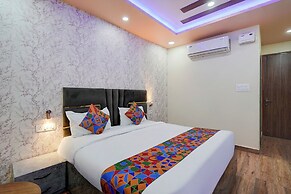 Fabhotel Raas Plaza