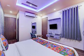 Fabhotel Raas Plaza