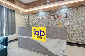 Fabhotel Raas Plaza
