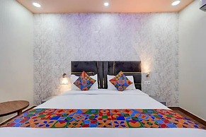 Fabhotel Raas Plaza