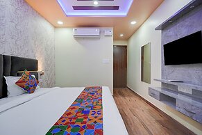 Fabhotel Raas Plaza
