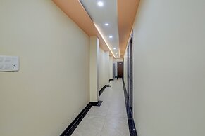Fabhotel Raas Plaza