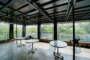 Fabhotel Ceerock