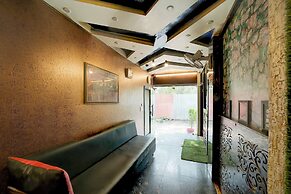 Fabhotel Ceerock