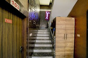 Fabhotel Ceerock