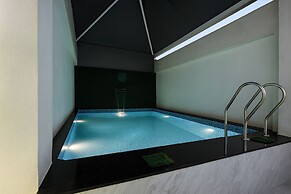 Fabhotel Capital Inn