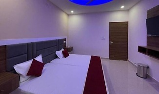 Fabhotel Karshani Kripa Dham