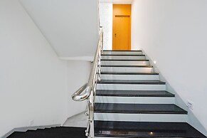Fabhotel Gavalidev
