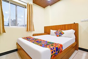 Fabhotel Ratna Palace I