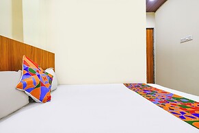 Fabhotel Ratna Palace I