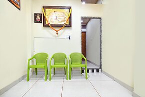Fabhotel Ratna Palace I